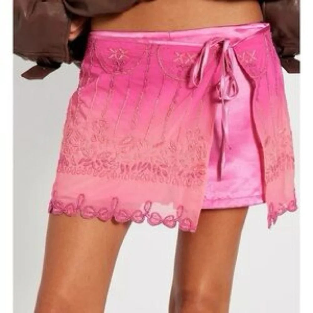 Free People Lala Beaded Skort in Pink Embroidered Ombre NWT $168 Small - Picture 1 of 15